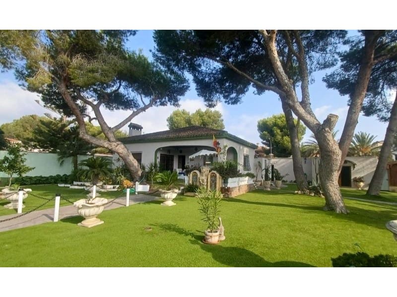 3 chambre Villa/Maison à vendre à Campoamor avec piscine garage - 950 000 € (Ref: 9149462)