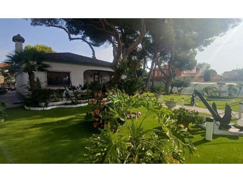 3 chambre Villa/Maison à vendre à Campoamor avec piscine garage - 950 000 € (Ref: 9149462)