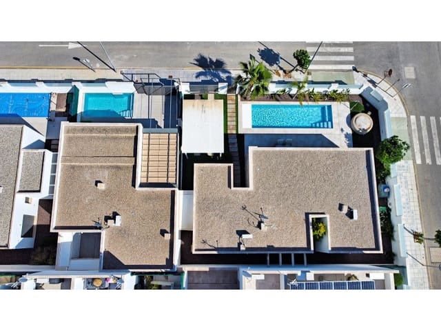 Chalet de 3 habitaciones en Pilar de la Horadada ciudad, Pilar de la Horadada en venta con piscina - 495.000 € (Ref: 9149463)