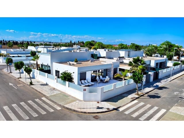 Chalet de 3 habitaciones en Pilar de la Horadada ciudad, Pilar de la Horadada en venta con piscina - 495.000 € (Ref: 9149463)