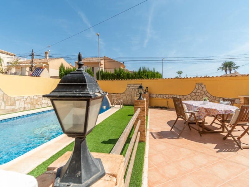 5 soverom Villa til salgs i Orihuela Costa med svømmebasseng - € 350 000 (Ref: 9149472)