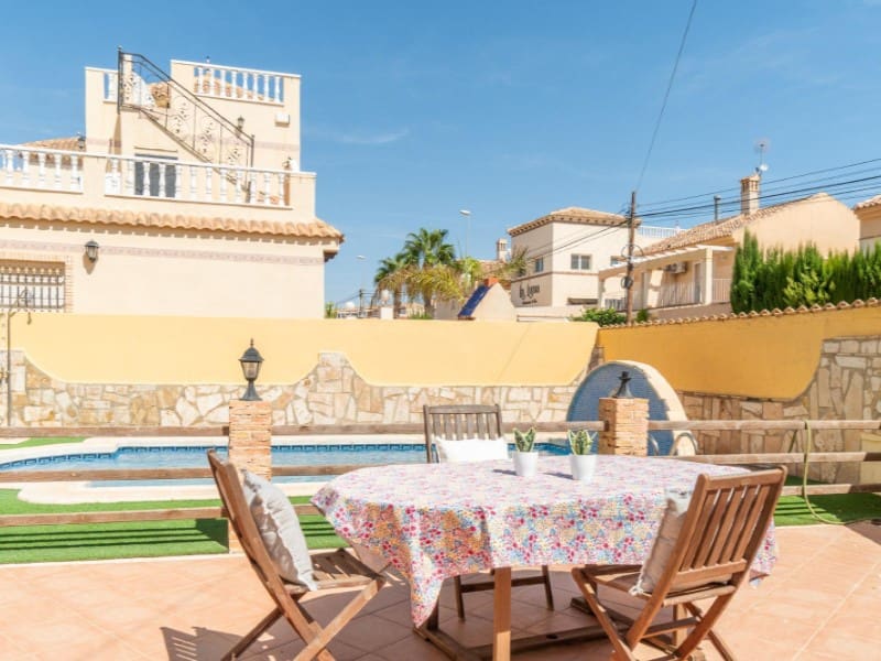 5 soverom Villa til salgs i Orihuela Costa med svømmebasseng - € 350 000 (Ref: 9149472)