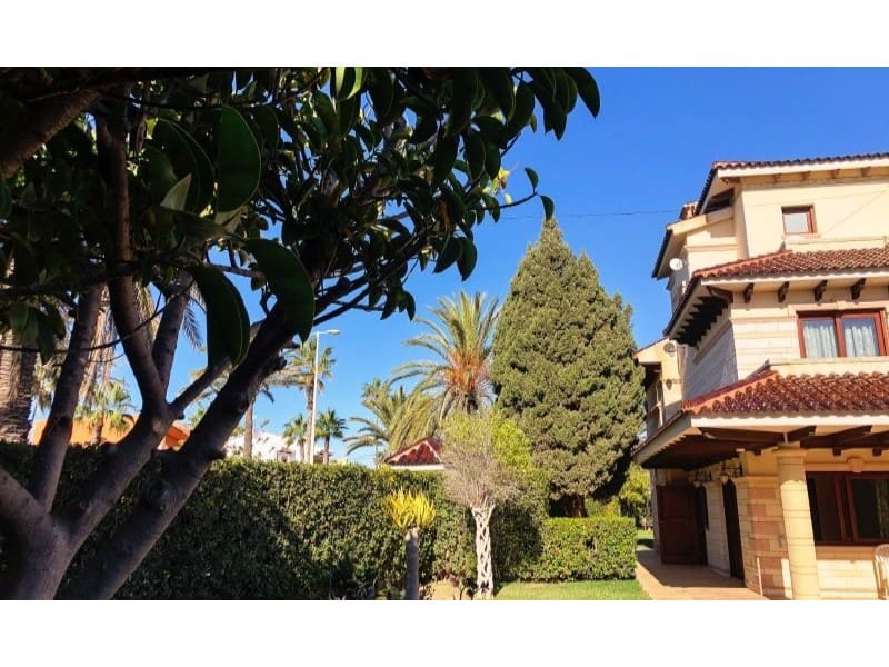 5 soverom Villa til salgs i Cabo Roig med svømmebasseng - € 1 950 000 (Ref: 9152326)