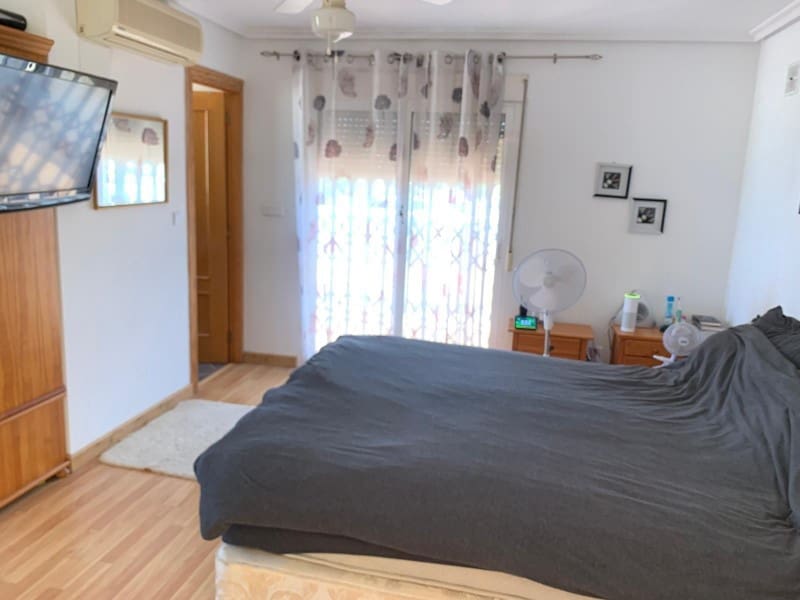 6 soveværelse Villa til salg i Torrevieja med swimmingpool - € 598.000 (Ref: 9152334)