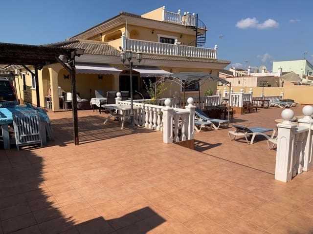 6 bedroom Villa for sale in Los Balcones - Los Altos, Torrevieja with pool - € 598,000 (Ref: 9152334)