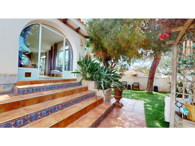 5 camera da letto Villa in vendita in La Zenia con piscina - 795.000 € (Rif: 9152343)