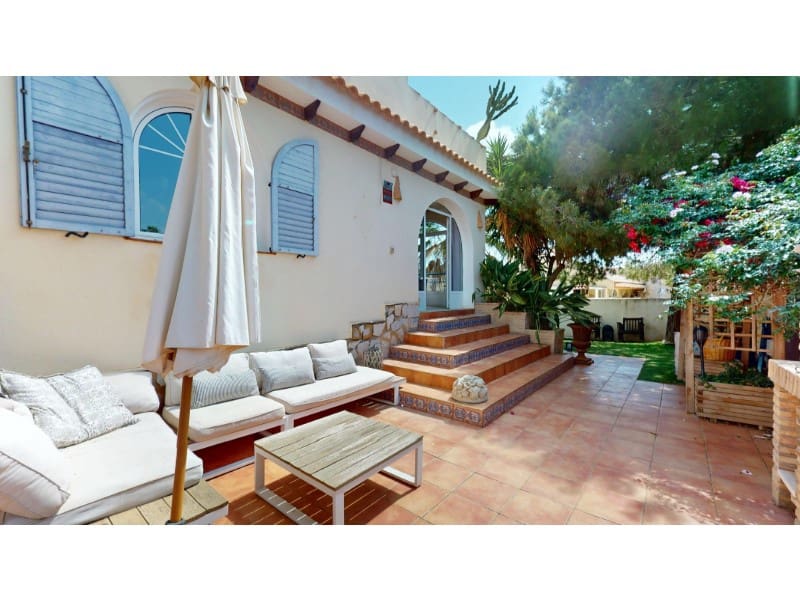 5 camera da letto Villa in vendita in La Zenia con piscina - 795.000 € (Rif: 9152343)