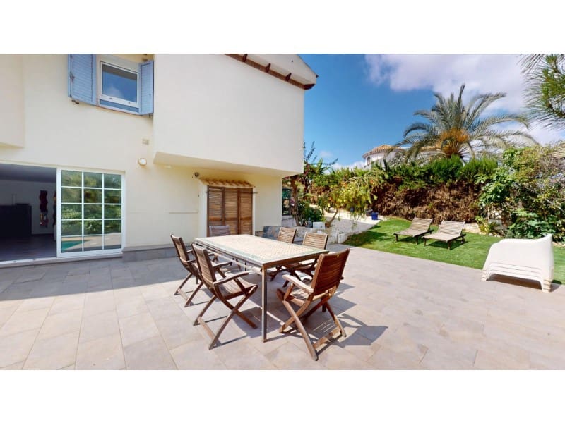 5 camera da letto Villa in vendita in La Zenia con piscina - 795.000 € (Rif: 9152343)