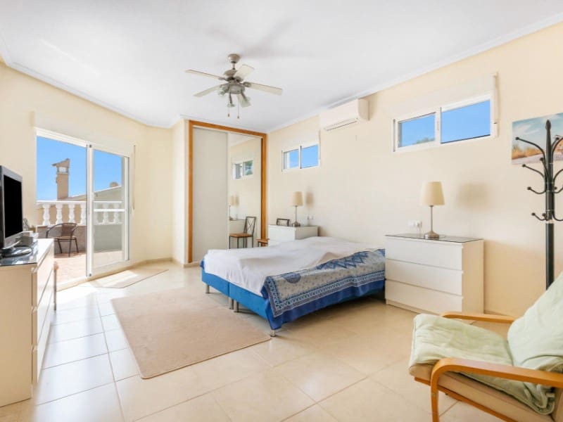 5 slaapkamer Villa te koop in San Fulgencio met zwembad garage - € 490.000 (Ref: 9159923)