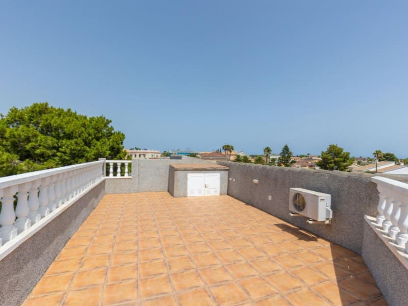 5 slaapkamer Villa te koop in San Fulgencio met zwembad garage - € 490.000 (Ref: 9159923)