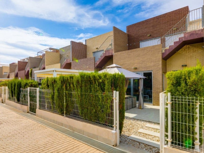 3 sypialnia Dom na sprzedaż w Torrevieja - 340 000 € (Ref: 9166100)