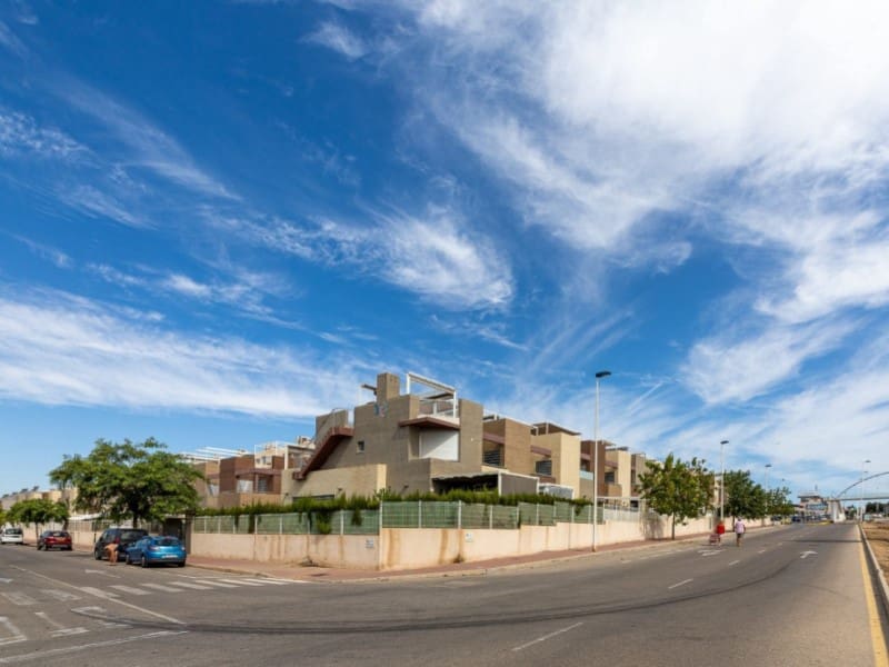 3 sypialnia Dom na sprzedaż w Torrevieja - 340 000 € (Ref: 9166100)