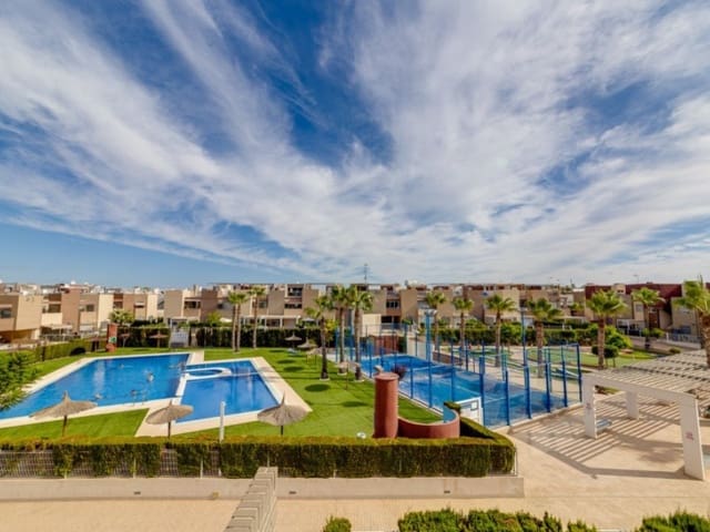 Casa de 3 habitaciones en Parque Acuático - Sector 25, Torrevieja en venta - 340.000 € (Ref: 9166100)