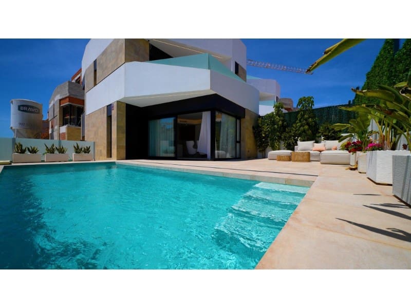 3 soveværelse Villa til salg i Orihuela Costa med swimmingpool - € 509.000 (Ref: 9169874)