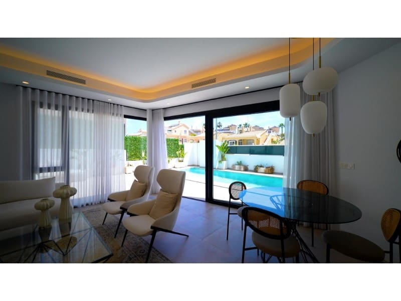 3 soveværelse Villa til salg i Orihuela Costa med swimmingpool - € 509.000 (Ref: 9169874)