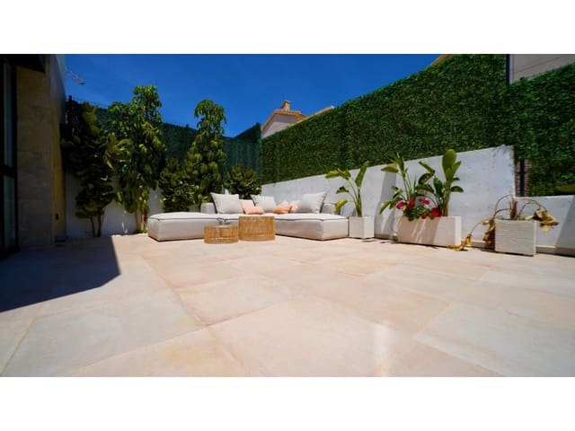 3 slaapkamer Villa te koop in La Florida, Orihuela met zwembad - € 509.000 (Ref: 9169874)