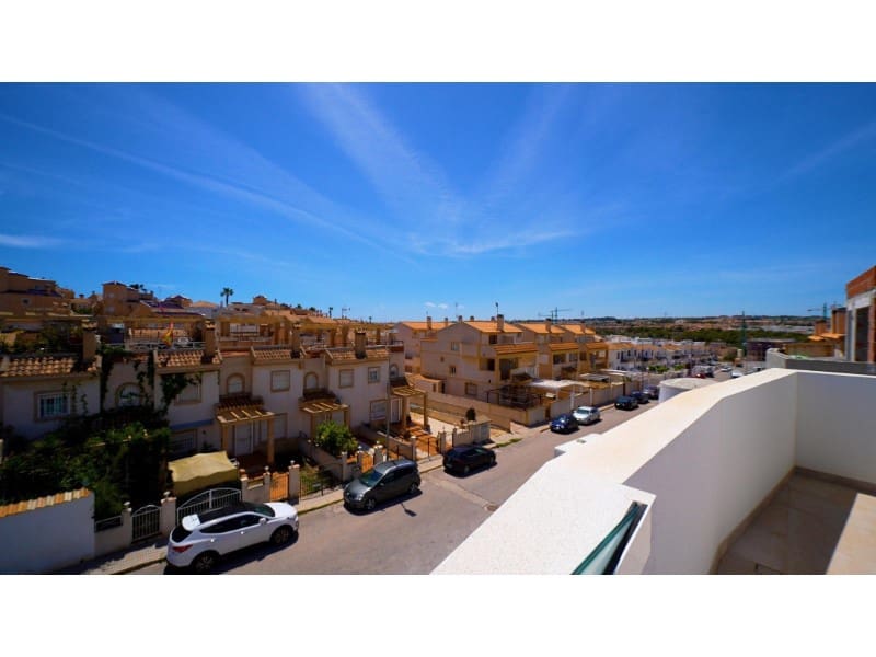 3 soveværelse Villa til salg i Orihuela Costa med swimmingpool - € 509.000 (Ref: 9169874)