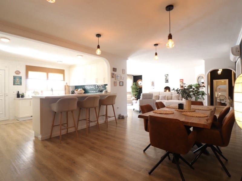 3 bedroom Villa for sale in Rojales with pool garage - € 850,000 (Ref: 9194072)