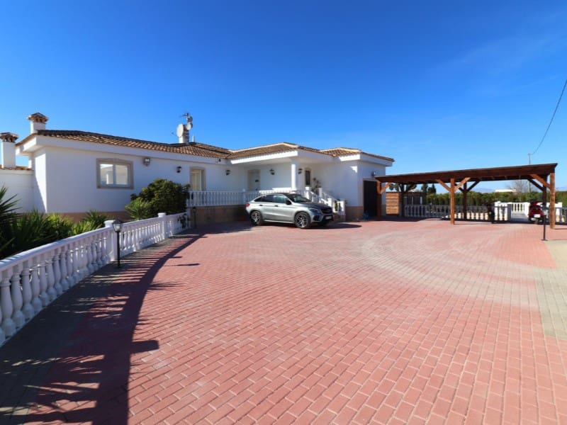 3 bedroom Villa for sale in Rojales with pool garage - € 850,000 (Ref: 9194072)