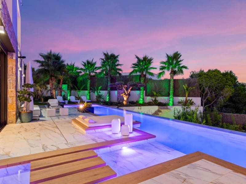 4 soveværelse Villa til salg i San Miguel de Salinas med swimmingpool garage - € 2.888.000 (Ref: 9194074)