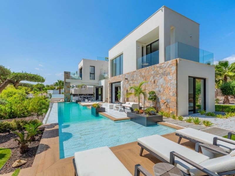 4 soveværelse Villa til salg i San Miguel de Salinas med swimmingpool garage - € 2.888.000 (Ref: 9194074)