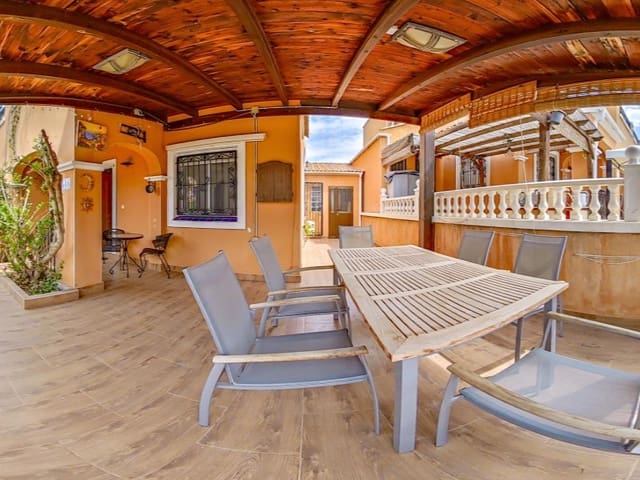 3 makuuhuone Omakotitalo myytävänä paikassa La Florida, Orihuela - 219 000 € (Ref: 9196190)