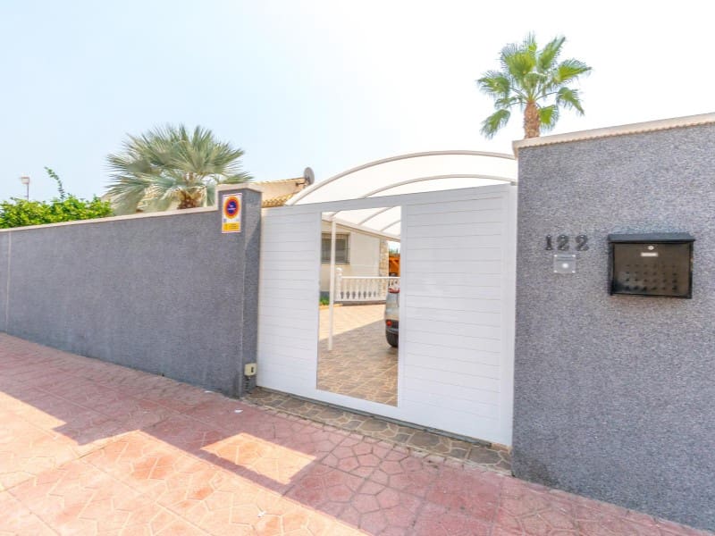 4 soverom Villa til salgs i Playa Flamenca med svømmebasseng - € 599 000 (Ref: 9196192)