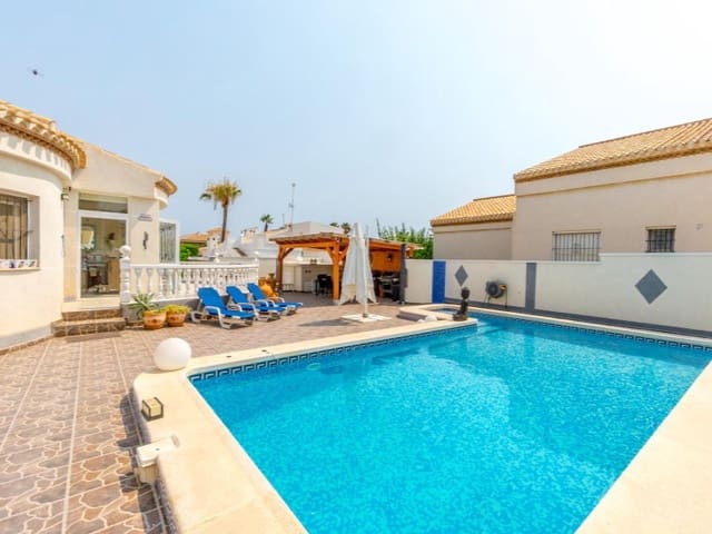 4 soverom Villa til salgs i Playa Flamenca, Orihuela med svømmebasseng - € 599 000 (Ref: 9196192)