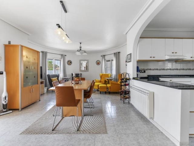 4 soverom Villa til salgs i Playa Flamenca, Orihuela med svømmebasseng - € 599 000 (Ref: 9196192)