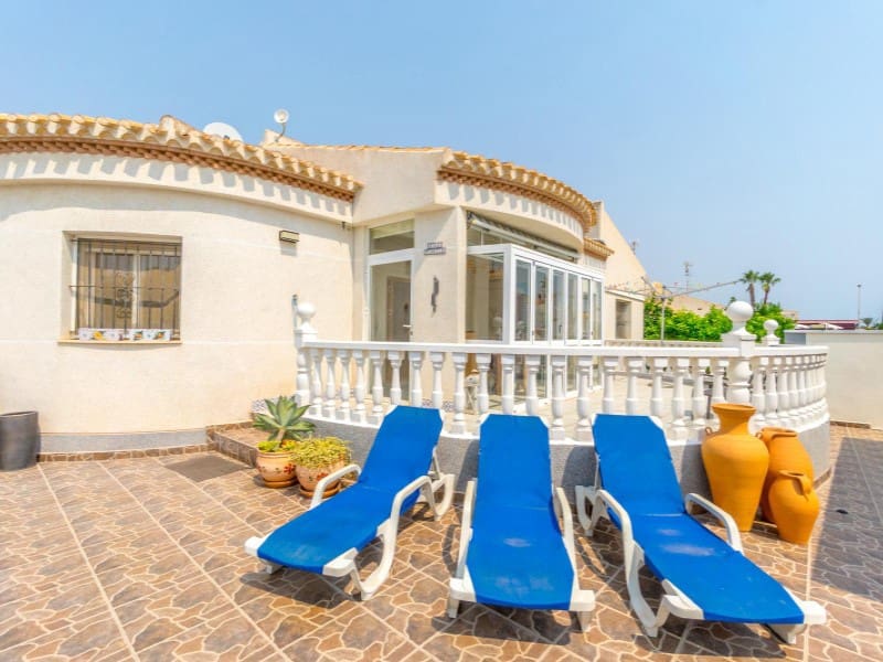 4 soverom Villa til salgs i Playa Flamenca med svømmebasseng - € 599 000 (Ref: 9196192)
