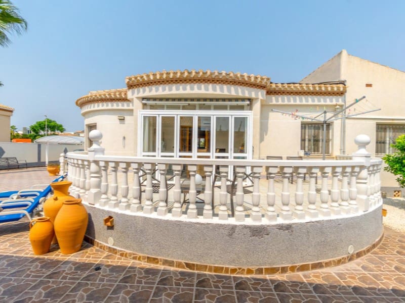 4 soverom Villa til salgs i Playa Flamenca med svømmebasseng - € 599 000 (Ref: 9196192)