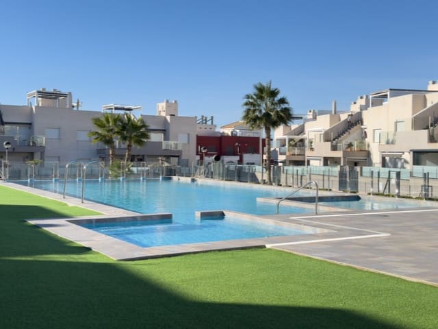 3 soverom Bungalow til salgs i Aguas Nuevas, Torrevieja med garasje - € 268 000 (Ref: 9196198)