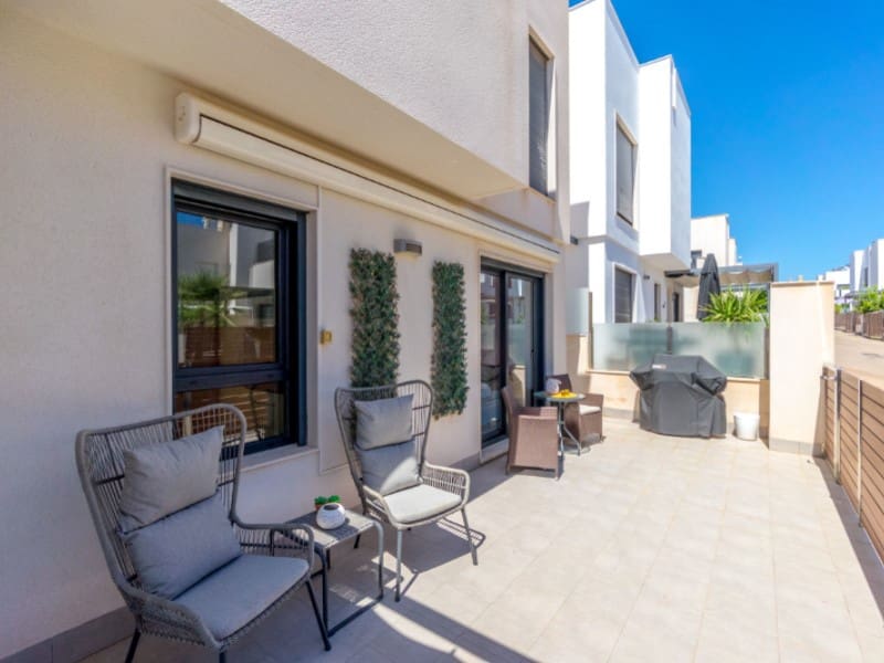 5 sypialnia Willa na sprzedaż w Torrevieja z basenem - 439 000 € (Ref: 9197993)