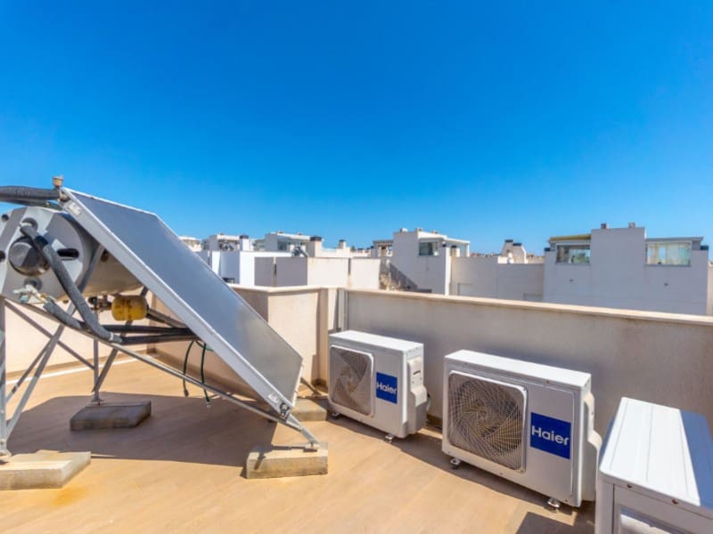 5 sypialnia Willa na sprzedaż w Torrevieja z basenem - 439 000 € (Ref: 9197993)