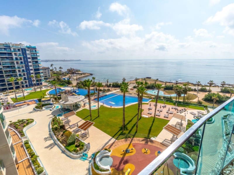 3 bedroom Apartment for sale in Punta Prima with garage - € 590,000 (Ref: 9198000)