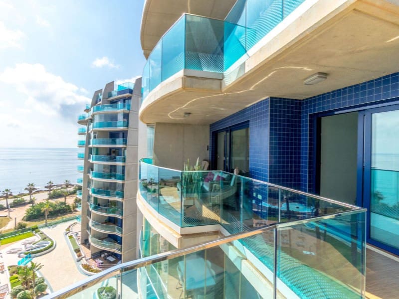 3 bedroom Apartment for sale in Punta Prima with garage - € 590,000 (Ref: 9198000)