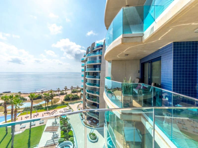 3 bedroom Apartment for sale in Punta Prima with garage - € 590,000 (Ref: 9198000)