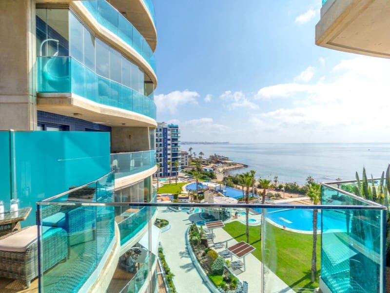 3 bedroom Apartment for sale in Punta Prima with garage - € 590,000 (Ref: 9198000)