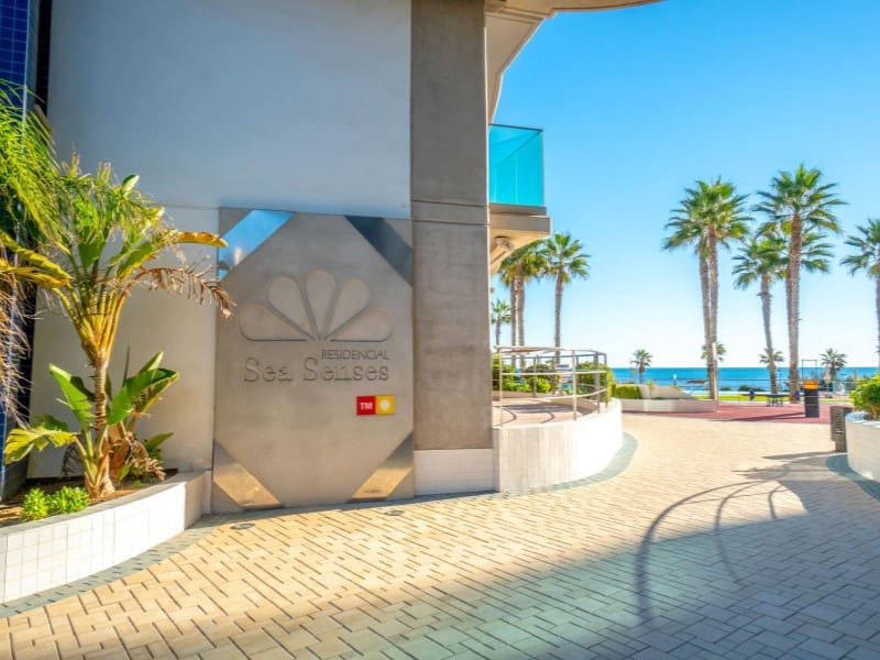 3 bedroom Apartment for sale in Punta Prima with garage - € 590,000 (Ref: 9198000)