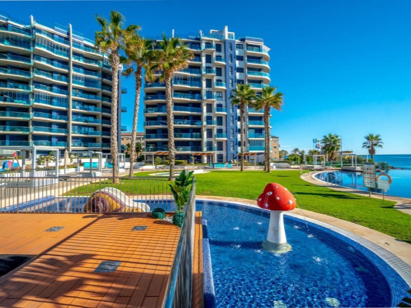 3 bedroom Apartment for sale in Punta Prima with garage - € 590,000 (Ref: 9198000)