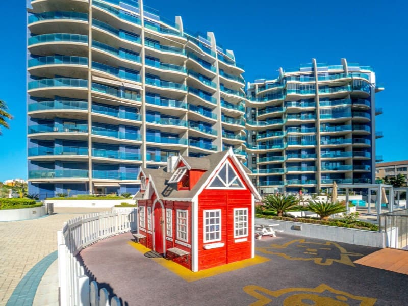 3 bedroom Apartment for sale in Punta Prima with garage - € 590,000 (Ref: 9198000)