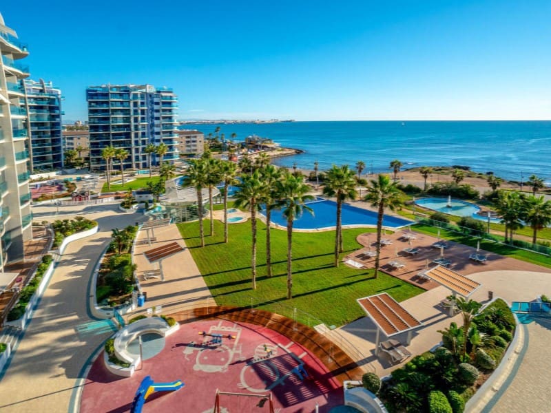 3 bedroom Apartment for sale in Punta Prima with garage - € 590,000 (Ref: 9198000)