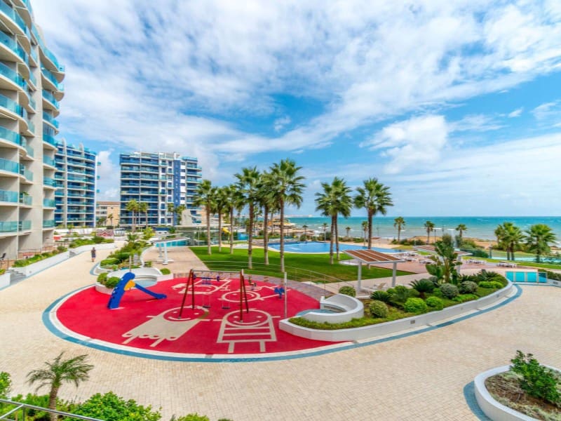 3 bedroom Apartment for sale in Punta Prima with garage - € 590,000 (Ref: 9198000)