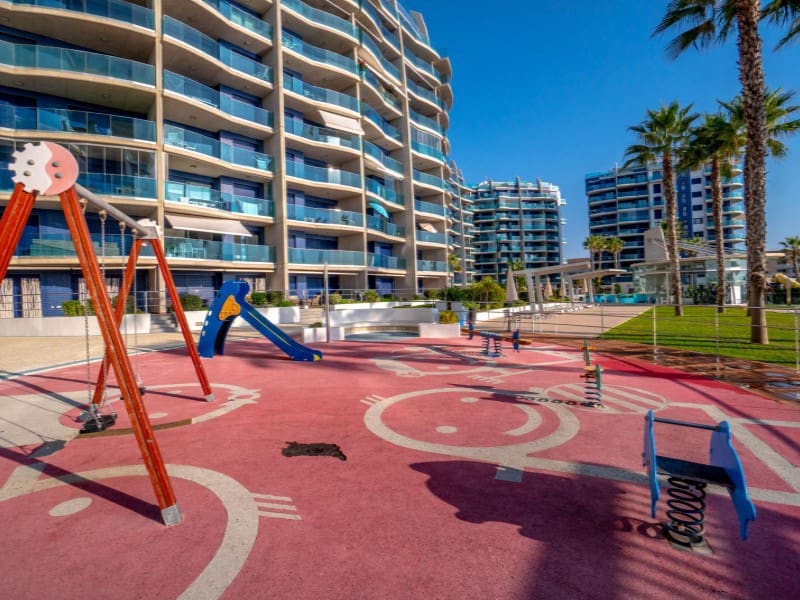 3 bedroom Apartment for sale in Punta Prima with garage - € 590,000 (Ref: 9198000)