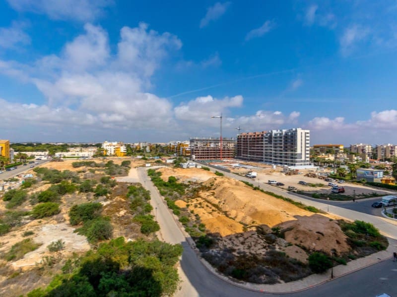 3 bedroom Apartment for sale in Punta Prima with garage - € 590,000 (Ref: 9198000)