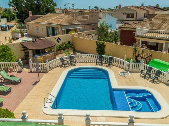3 sovrum Villa till salu i El Chaparral, Torrevieja med pool - 535 000 € (Ref: 9198004)