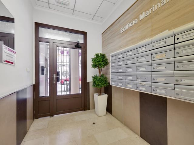 3 bedroom Apartment for sale in Las Piscinas Naturales, Torrevieja - € 178,995 (Ref: 9206884)