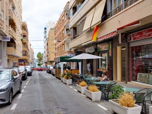 3 bedroom Apartment for sale in Las Piscinas Naturales, Torrevieja - € 178,995 (Ref: 9206884)