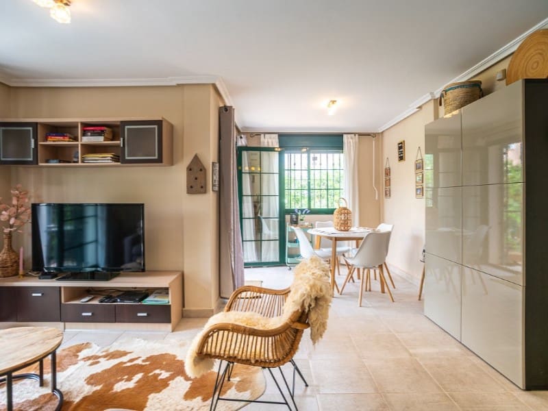 Chalet de 3 habitaciones en Torrevieja en venta - 285.000 € (Ref: 9215442)