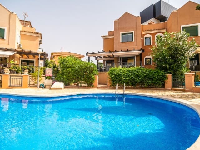 Chalet de 3 habitaciones en Los Balcones - Los Altos, Torrevieja en venta - 285.000 € (Ref: 9215442)
